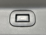 【パワーバックドア】スマートキーや運転席のボタンを押すだけでリアゲートが自動で開閉します!荷物を持っている時や、高い位置にあるバックドアを閉める際に便利な機能です♪