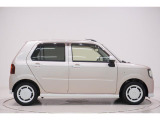 県内13店舗にて常時500台以上ダイハツ車を展示中です。見て、触って、納得のいく一台をぜひ見つけてください。