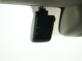 ◆ドライブレコーダー◆映像・音声などを記録する自動車用の装置です。 もしもの事故の際の記録はもちろん、旅行の際の思い出としてドライブの映像を楽しむことができます。