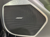 【BOSEサウンドシステム】メーカーオプションの高品位サウンドシステムを搭載。専用のチューニングが施された大小様々なスピーカーから良質なサウンドが奏でられ、臨場感あふれる音響空間を演出します。