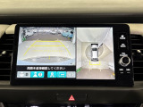 後退時に車両の後ろ側をモニター画面に表示します。車庫入れが苦手な人もこれで安心♪