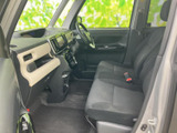 シンプルな操作性で、誰でも簡単に運転できます。運転に集中できる、機能的な空間設計です。快適なカーライフをサポートします。