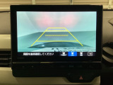 バックでの車庫入れも安心です! リアカメラが付いているバックモニター付のナビを装備しております。操作線もついており距離感も画面から確認できます。