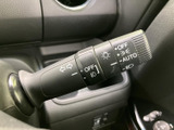 操作しやすいウインカーレバーで、スムーズな車線変更をサポートします。確実な操作感で、安全運転をサポートします。