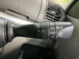 【オートライト】周りの明るさに応じて自動でヘッドライトの点灯・消灯ができる機能です!ライトの付け忘れ・消し忘れなどが無くなり、雨の日や夕方の走行も安心!トンネル通過時も便利ですね♪