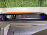 センターメーターを採用しております^^視線の移動が少なく、より安全な運転ができますね!