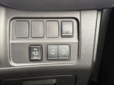 両側が電動スライドドアで、左右どちらからでも乗り降りOK。更に運転席のスイッチ、インテリキーのボタンでも開閉自在。挟み込み防止機能も安心です!
