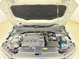Volkswagenを知り尽くしたスペシャリストが隅々まで整備、各モデルの情報がインプットされた専用テスターで過去の細かな不具合を確認。モデルごとや部位ごとに専用スペシャルツールを用いて整備します