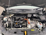 1.2Lの発電用エンジンとモータールームの画像です。