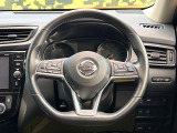 インテリアに合わせたデザインのステアリングは、運転される方のことも考え、運転しやすい形状、大きさです。是非一度、実際に触ってお確かめください。