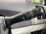 【オートライト】周りの明るさに応じて自動でヘッドライトの点灯・消灯ができる機能です!ライトの付け忘れ・消し忘れなどが無くなり、雨の日や夕方の走行も安心!トンネル通過時も便利ですね♪
