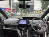 窓ガラスが大きく車両感覚も掴みやすいお車ですので安心してお乗りいただけます。