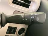 雨天時でもクリアな視界を確保。運転状況に合わせて、ワイパーの作動を調整できます。