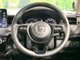 【純正革巻きステアリング】上質な革を使用することで、手にしっかり馴染みとても運転しやすいハンドルです♪