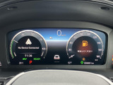 メーターパネルは視認性に優れ、運転に必要な情報をドライバーに分かりやすく伝えます。