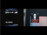 コーナーセンサーを装備。障害物までの距離に応じて警告音を変えてお知らせ。縦列駐車時や駐車場・車庫等での取り回しをサポートします。詳細は販売店スタッフまでお尋ね下さい。