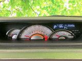 視認性の高いメーターで、車両情報を一目で確認できます。運転に必要な情報を的確に把握できます。