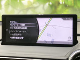 様々な情報を分かりやすく表示します。車両情報や設定変更など、便利な機能が満載です。安全運転をサポートする機能も充実しています。