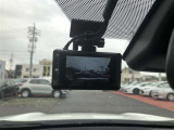 【ドライブレコーダー】装備。映像と音声を記録してくれるドライブレコーダーは、事故の際に確かな証拠能力を発揮してくれます。