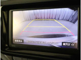 バックガイドモニターで、後方を確認しながら安心して駐車することができます。運転初心者も熟練者も必須の機能ですよ!