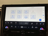 いまや必須装備「ナビゲーション」搭載!知らない場所に、スイスイッとドライブ。なんて便利な機能でしょうか?もう、これなしではハンドルを握れませんね!でも、運転中の操作は危険ですのでご注意ですね♪