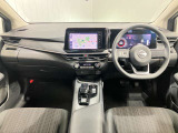 運転席からの視界が左右に広く隅々まではっきりと見渡せます。車の前端も把握しやすく安心して運転できます。