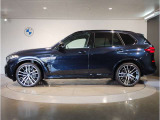 【BMWのxDrive】xDriveはいかなる状況下でも安定した走りを実現しています。 これによりストレスなく運転できることはもちろんのこと、安全性能も向上しています。