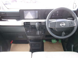 操作しやすい運転席廻り!操作パネルも使いやすい!!ドライブが楽しくなります!