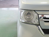 LEDヘッドライトは、点灯の瞬間から光量を発揮し、突然暗くなるトンネルなどでの安定感を高めます。