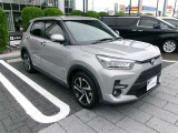 広々とした車内空間に優れた燃費性能。更にデザインも上質で人気のお車です!