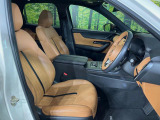 運転席シート廻りは使用感も少なく、良好な状態となっています。前オーナー様が丁寧に使っていたことがよくわかりますね。
