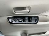 運転席のパワーウインドウ等操作部