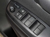 電動格納式ドアミラー・パワーウインドウを装備しています。