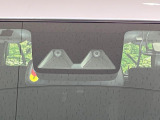 【スマートアシスト】走行中に前方の車両等を認識し、衝突しそうな時は警報とブレーキで衝突回避と被害軽減をアシスト。より安全にドライブをお楽しみいただけます。