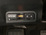 ハンドルの左下にETC2.0がついています。高速道路の料金所の通過も楽々です。 カードの取り出しもしやすい場所についています。