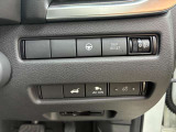さまざまな機能の設定ボタンが一箇所にまとまっているからとても使いやすいです!運転席からでもバックドアの開閉操作が可能です