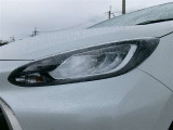 LEDヘッドライトで、明るさはもちろん省エネで環境にもやさしく、夜間の走行や悪天候でも安心です。しかも長寿命!