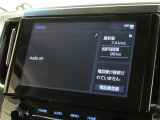 メーカー装着の9インチディスプレイオーディオを装備しております。