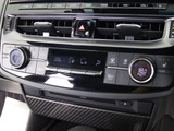 使いやすさや安全性を追求したステアリング周り!高級車ゆえにスイッチ類が多いのも特徴ですね!考え尽くされた配置ですぐに使いこなす事が出来ますのでご安心下さい!是非、体感してみて下さい!!