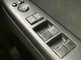 雨天時でもクリアな視界を確保できるワイパーレバー。運転状況に合わせて、最適なワイピングをコントロールできます。
