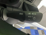 【オートハイビーム】自車の前方に先行車や対向車がいない場合、自動でハイビームに切り替わる便利なシステムです!
