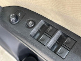 【前席パワーウィンドウ】全席にパワーウィンドウを装備!空気の入れ替えもスイッチ一つで簡単にできます。