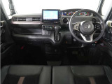 ◆インテリアパネル◆視界広々で非常に運転しやすくロングドライブでも疲れを感じさせないすっきりとまとまったインパネ周りです。