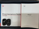 スマートキーは鍵をバッグに入れたままでもドアロックの開閉やエンジンのON・OFFができます。夜間や雨の日も鍵を探さなくて良いので便利です。