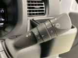 車外の明るさによって自動で点灯・消灯するオートライト