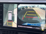 駐車時の安全性を高めるバックモニター。狭い場所でも、後方の状況をしっかり確認できます。初心者の方でも安心してお車を停められます。