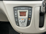 オートエアコン付きです!お好みの温度をセットするだけでエアコンの風量などを自動でコントロール。快適な車内でお過ごしいただけます。
