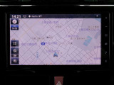 純正品の地デジTV対応のメモリーナビです。遠出や初めての場所でも安心ですね。
