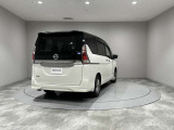 セレナ 2.0 XV セカンドスライドアップシート 4WD 