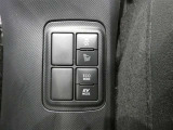 トラクションコントロール装備です。すべりやすい路面での発進時や加速時にタイヤの空転を抑え、駆動力確保に貢献する機能です。詳細は販売店スタッフまでおたずねください。